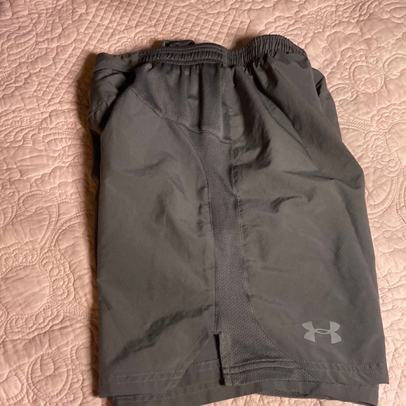 Under armour heat shorts. - Picture 1 of 7